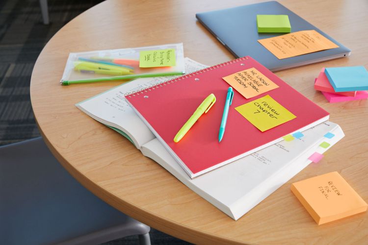 Post it Pack of 5 Super Sticky Notes Boost Colours 76x76mm 90 Sheets - Image 3