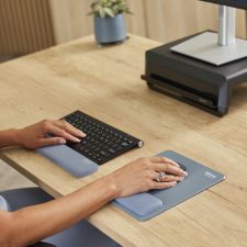 Fellowes Breyta Mousepad Standard Wrist Rest Marine thumbnail 3