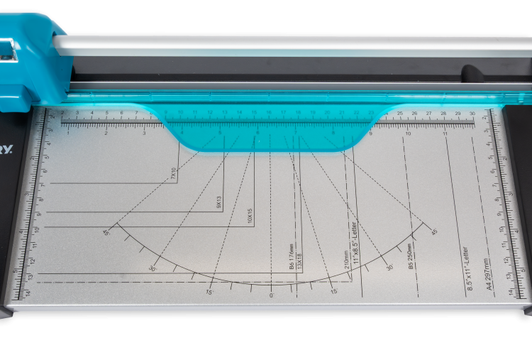 Avery A4 4-in-1 Paper Trimmer