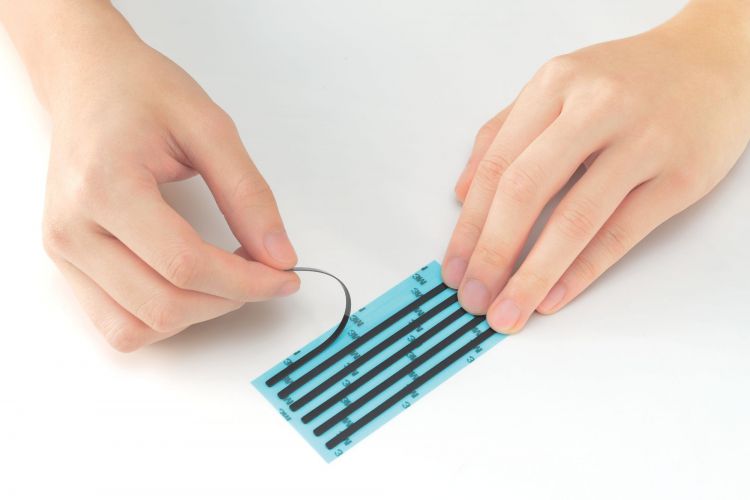 Kensington Replacement Accessory Kit for up to 16 Inch Laptop Privacy Screens - Image 2