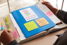 Post-it Pack of 6 Notes 76x127mm 100 Sheets Energetic Colours thumbnail 3