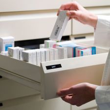 Dymo 45021 D1 12mm x 7m White on Black Tape thumbnail 8