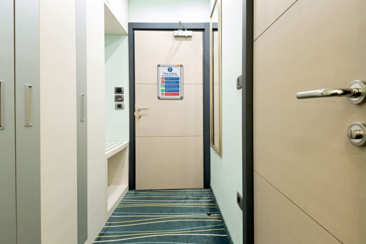 Nobo 1902214 A4 Clip Frame Silver and Grey - Image 5