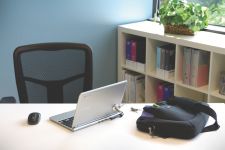 Kensington K62569US SP12 Simply Portable Neoprene Sleeve 12 Inch thumbnail 3