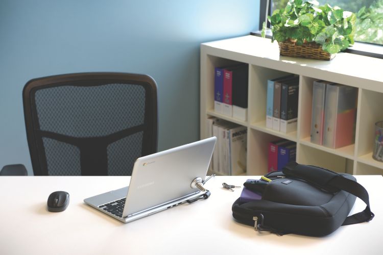 Kensington K62569US SP12 Simply Portable Neoprene Sleeve 12 Inch - Image 3