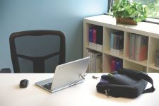 Kensington K62569US SP12 Simply Portable Neoprene Sleeve 12 Inch thumbnail 2