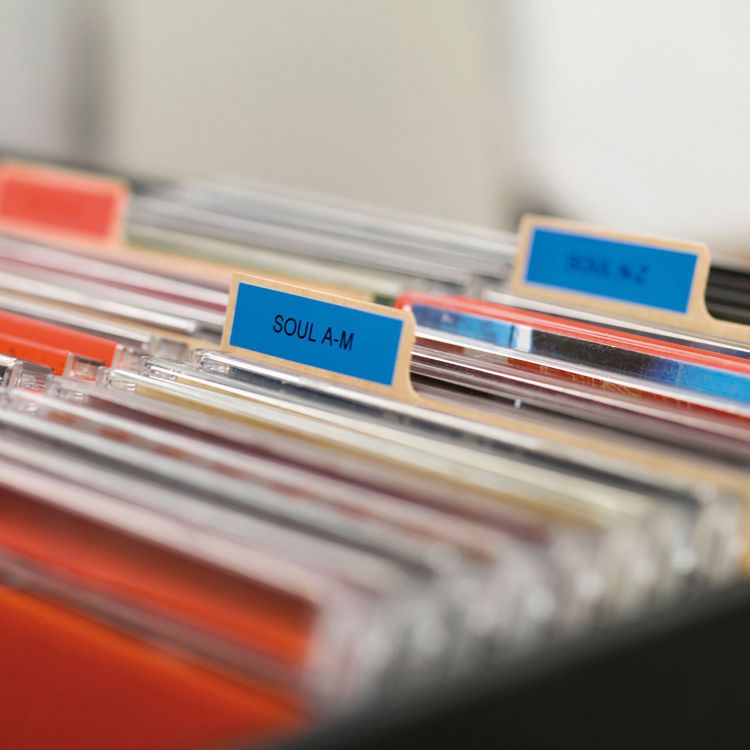 Dymo 40916 D1 9mm x 7m Black on Blue Tape - Image 7