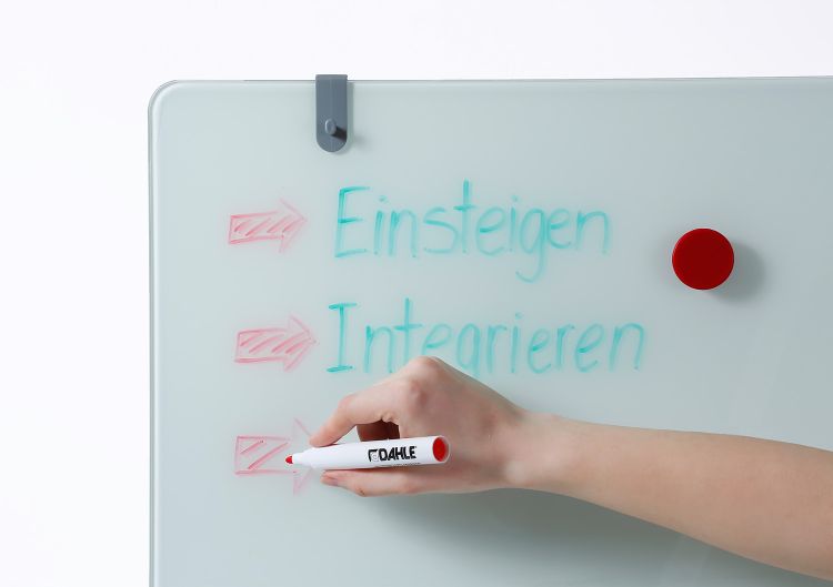 Dahle Glass Flip Chart Easel 70x100cm - Image 3